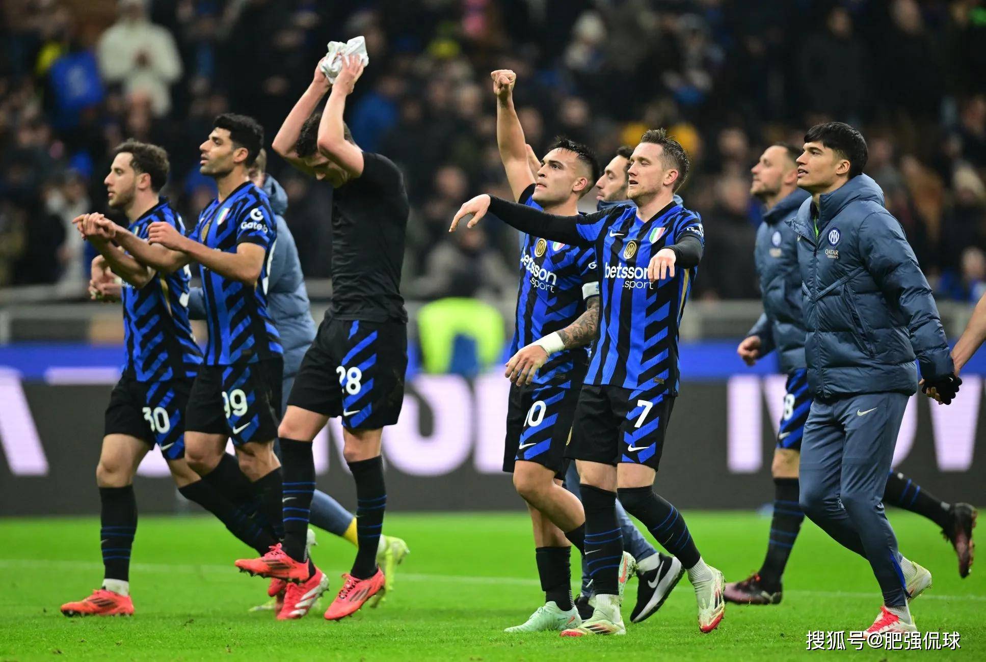 包含挑战不可能!球队打破对手封锁,取得关键胜利的词条 包含挑战不可能!球队打破对手封锁,取得关键胜利的词条