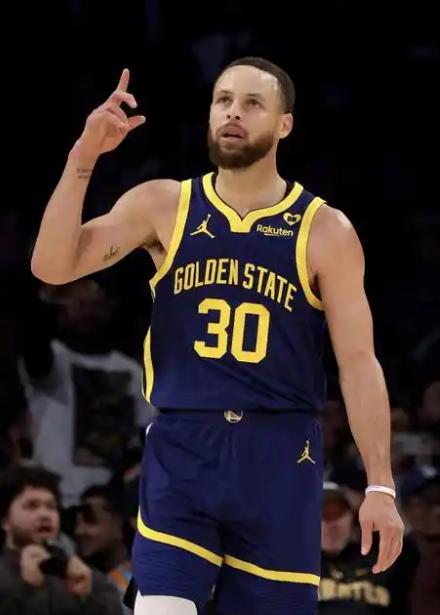 包含青岛队绝杀山东队,库里关键制胜的词条 包含青岛队绝杀山东队,库里关键制胜的词条