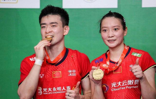 印尼队鏖战法国队，黄鸭组合状态火热