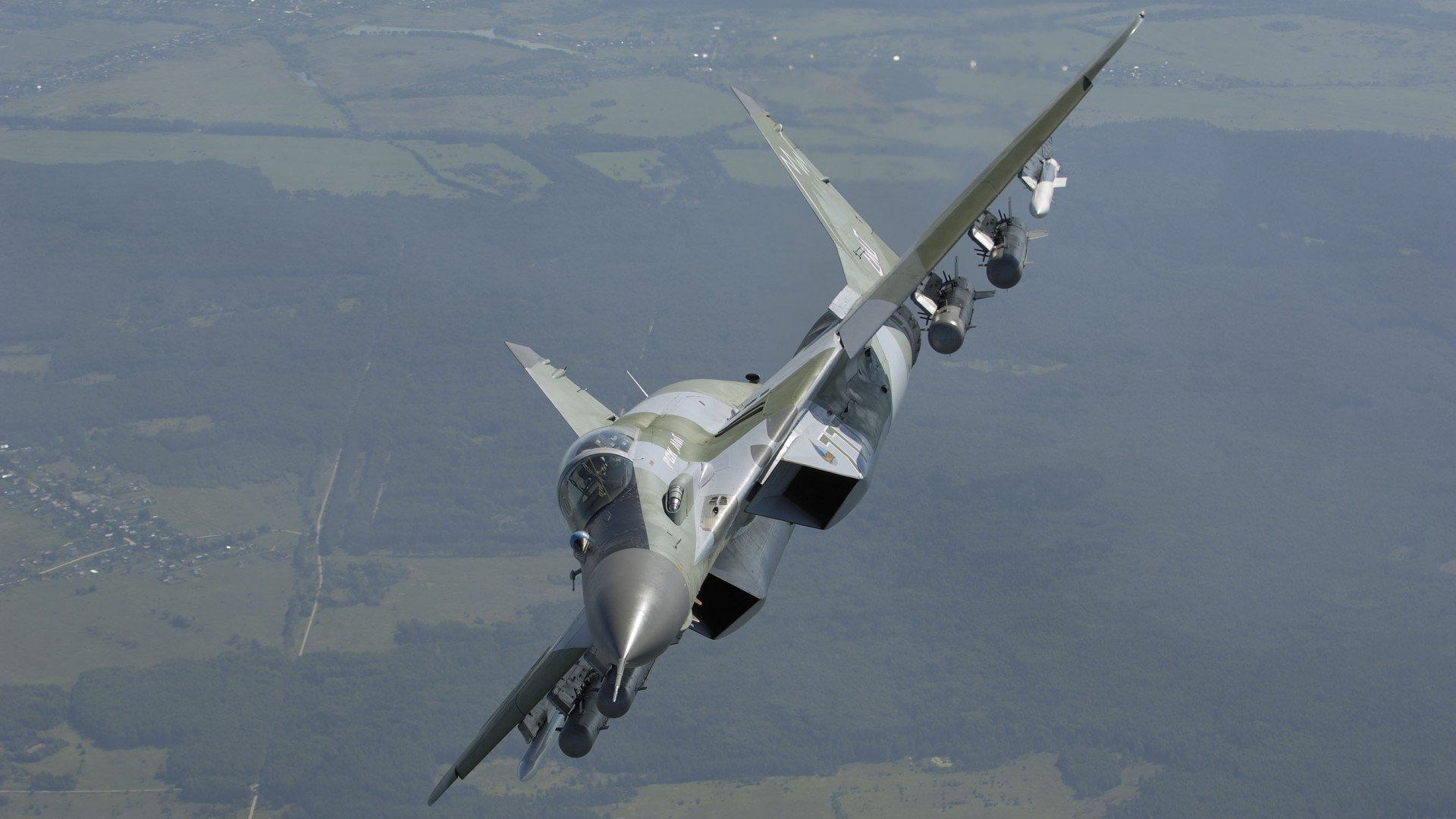 夜幕下的铁血艺术家,阿尔瓦雷斯以一己之力改写德甲争冠版图