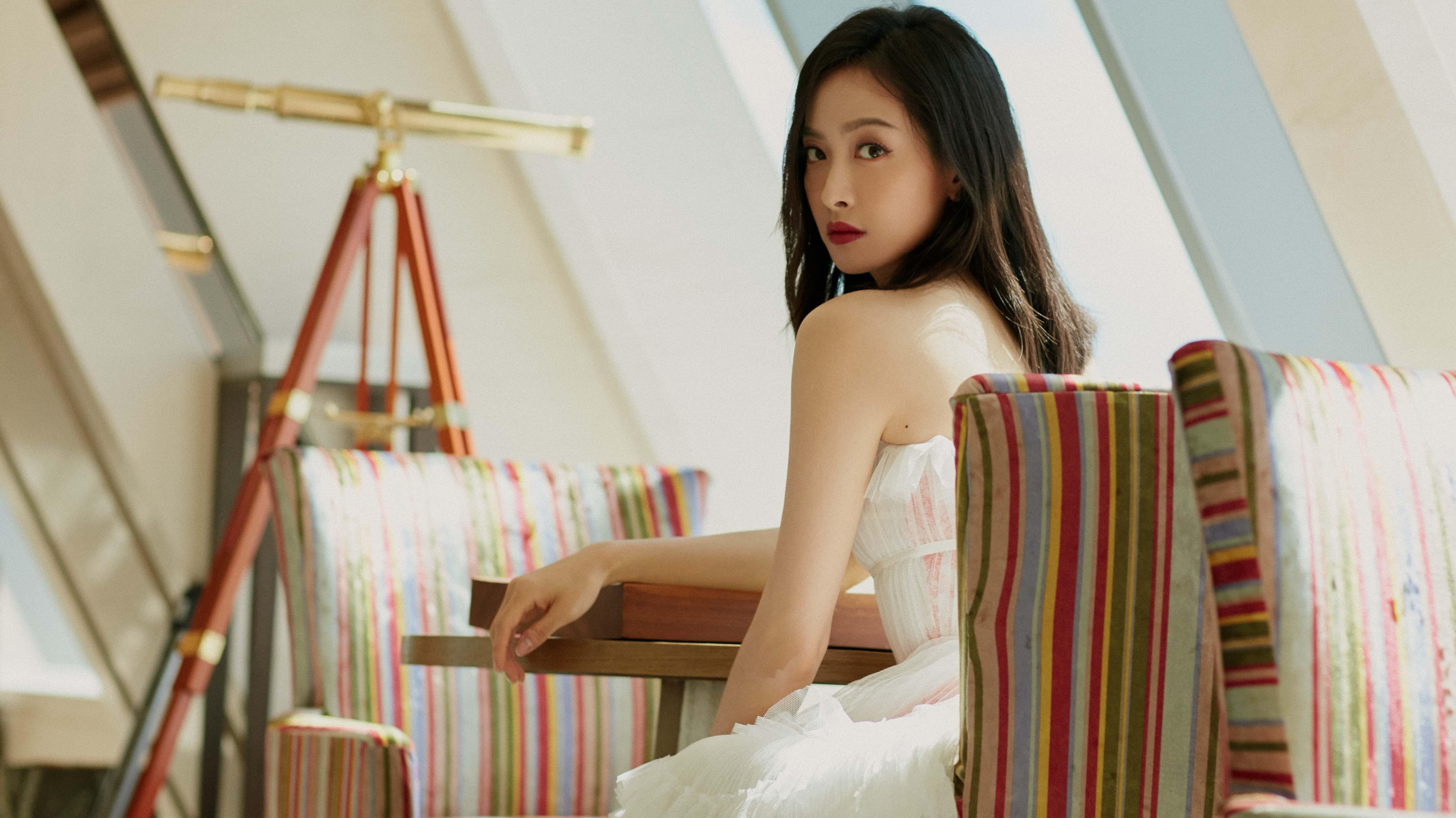 绿茵与赛道，双重逆转中的竞技之美