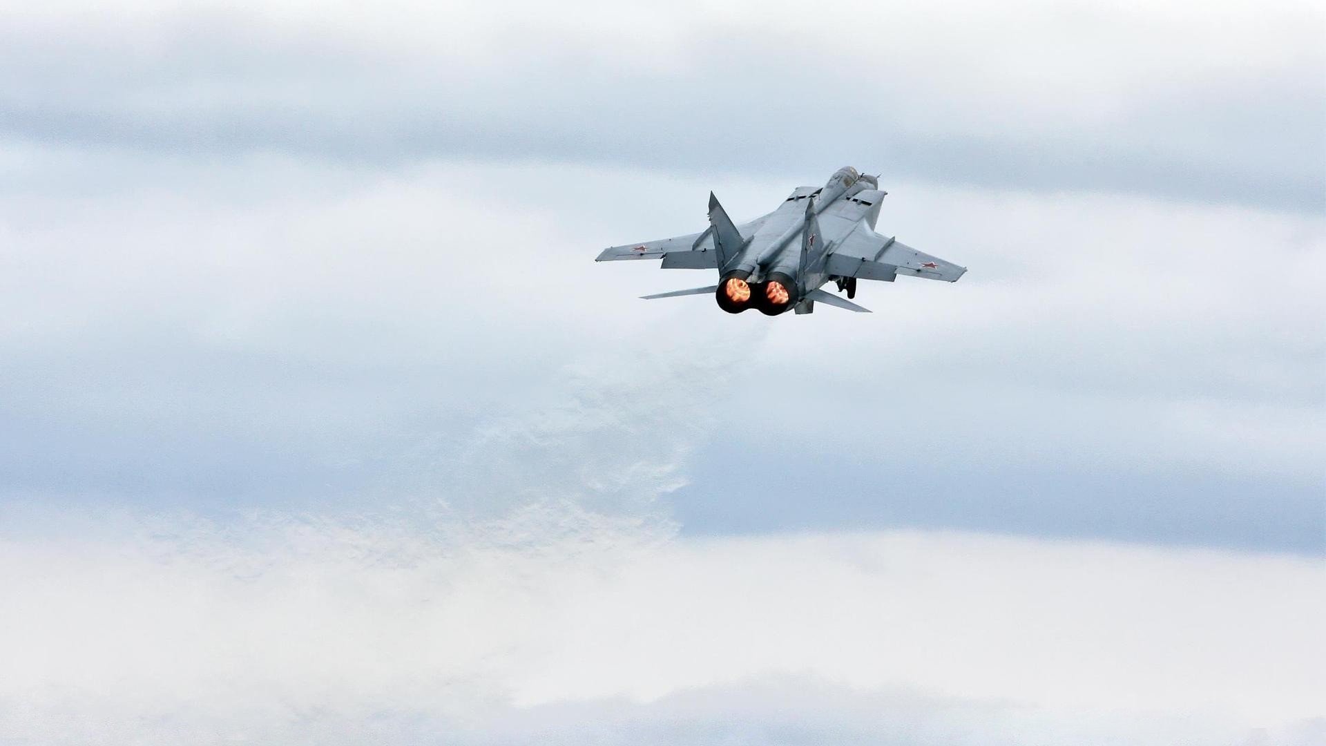 奥斯梅恩爆发助喀麦隆提前终结悬念，摩纳哥客场饮恨